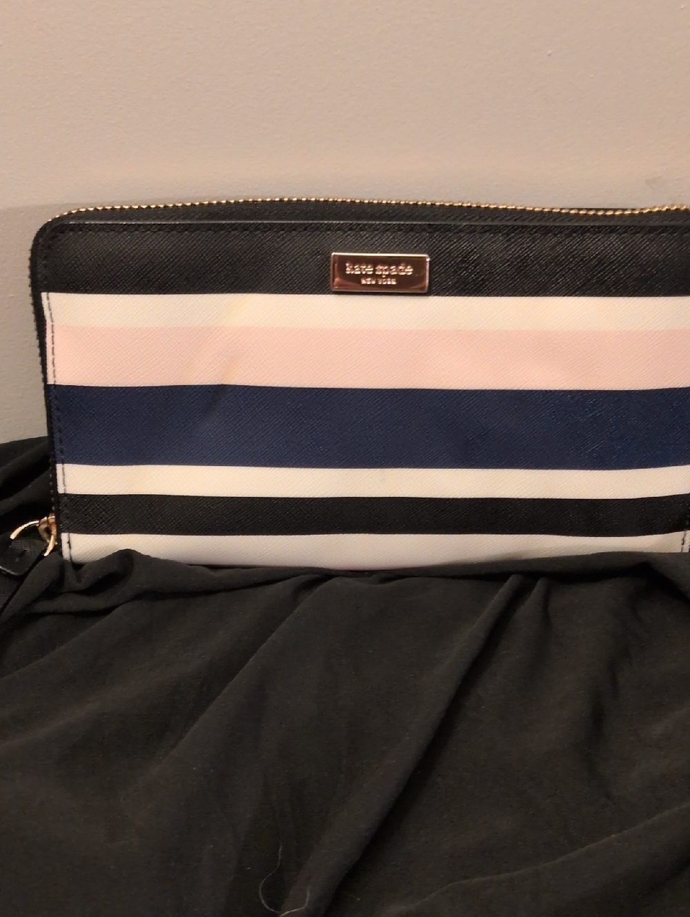 kate spade Navy, Blush & White Striped Zip Wallet - Picture 1 of 13